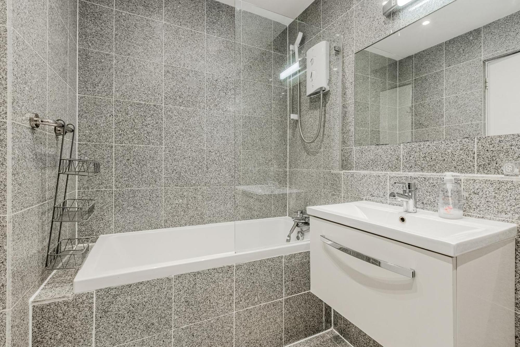 Stunning Central 2Br Flat Btw Soho & Covent Garden ロンドン エクステリア 写真