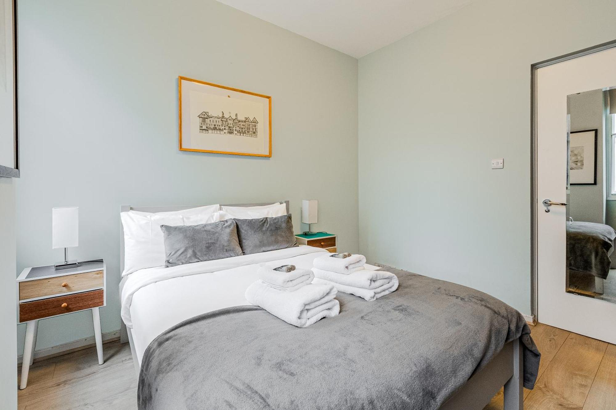 Stunning Central 2Br Flat Btw Soho & Covent Garden ロンドン エクステリア 写真