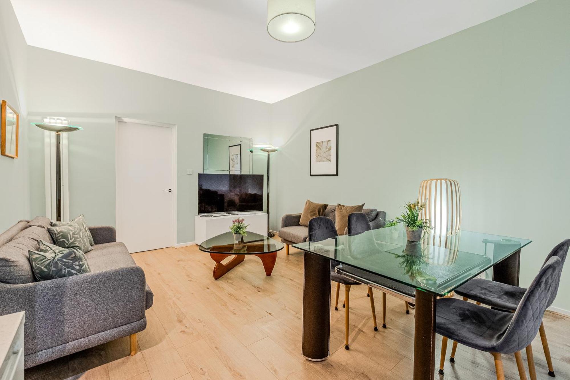 Stunning Central 2Br Flat Btw Soho & Covent Garden ロンドン エクステリア 写真